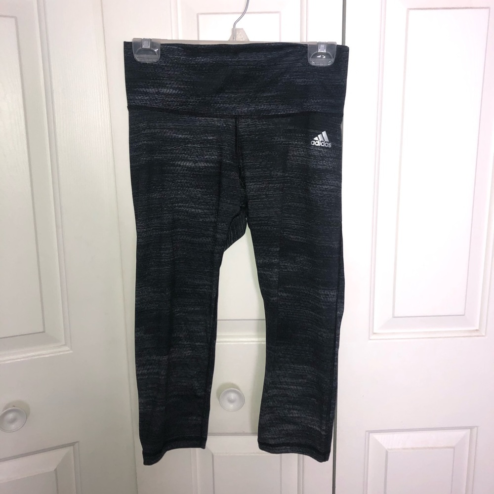 Adidas climate mid-rise crop workout leggings